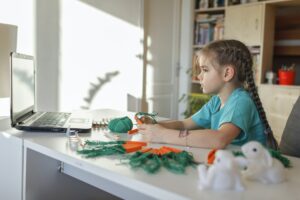 travaux manuels grâce à un diy vidéo
